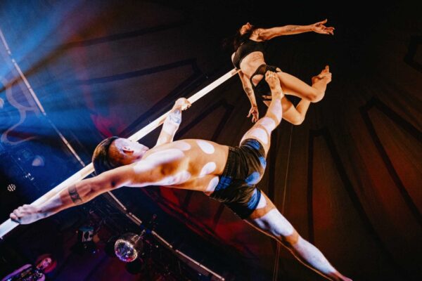 Show im Spiegelzelt